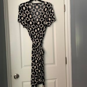 Blu sage Size XL Black and white wrap dress made of polyester and spandex.